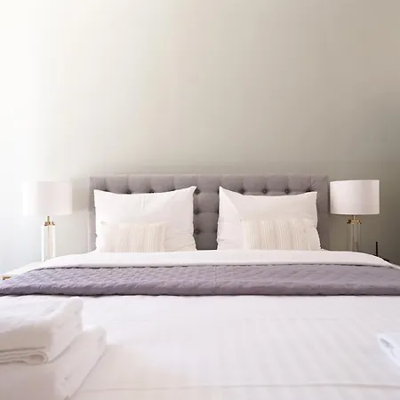 Exclusive 2-Bedroom Condo With Pool & Balcony Viena Exterior foto