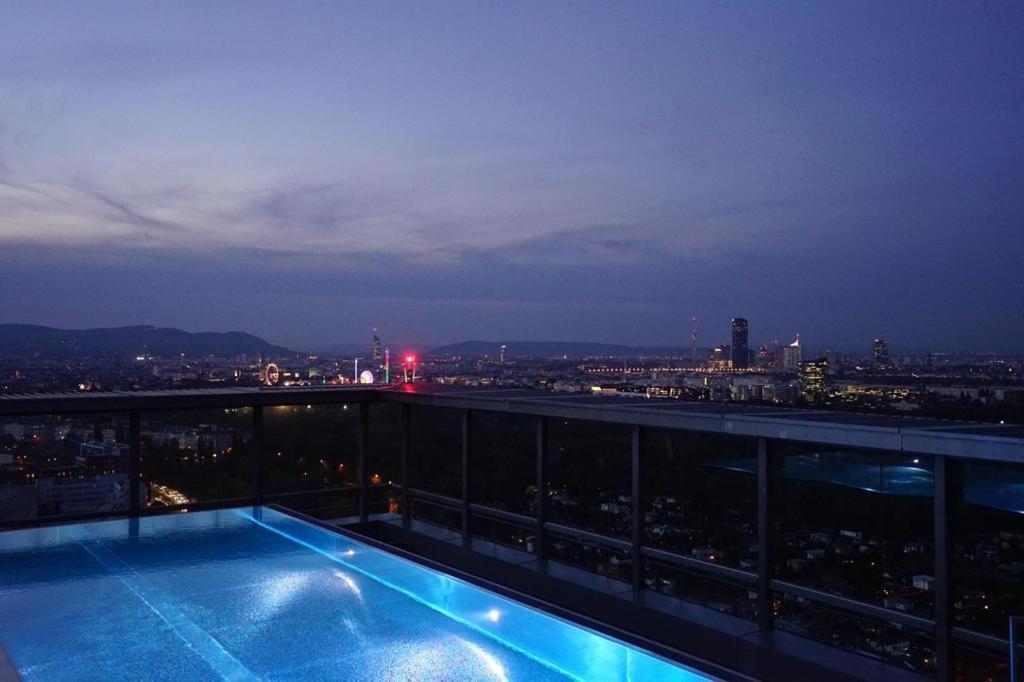 Exclusive 2-bedroom With Pool & Balcony Apartamento