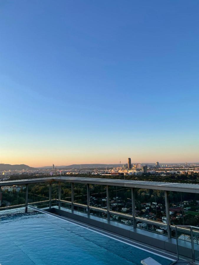 Exclusive 2-bedroom With Pool & Balcony * Viena